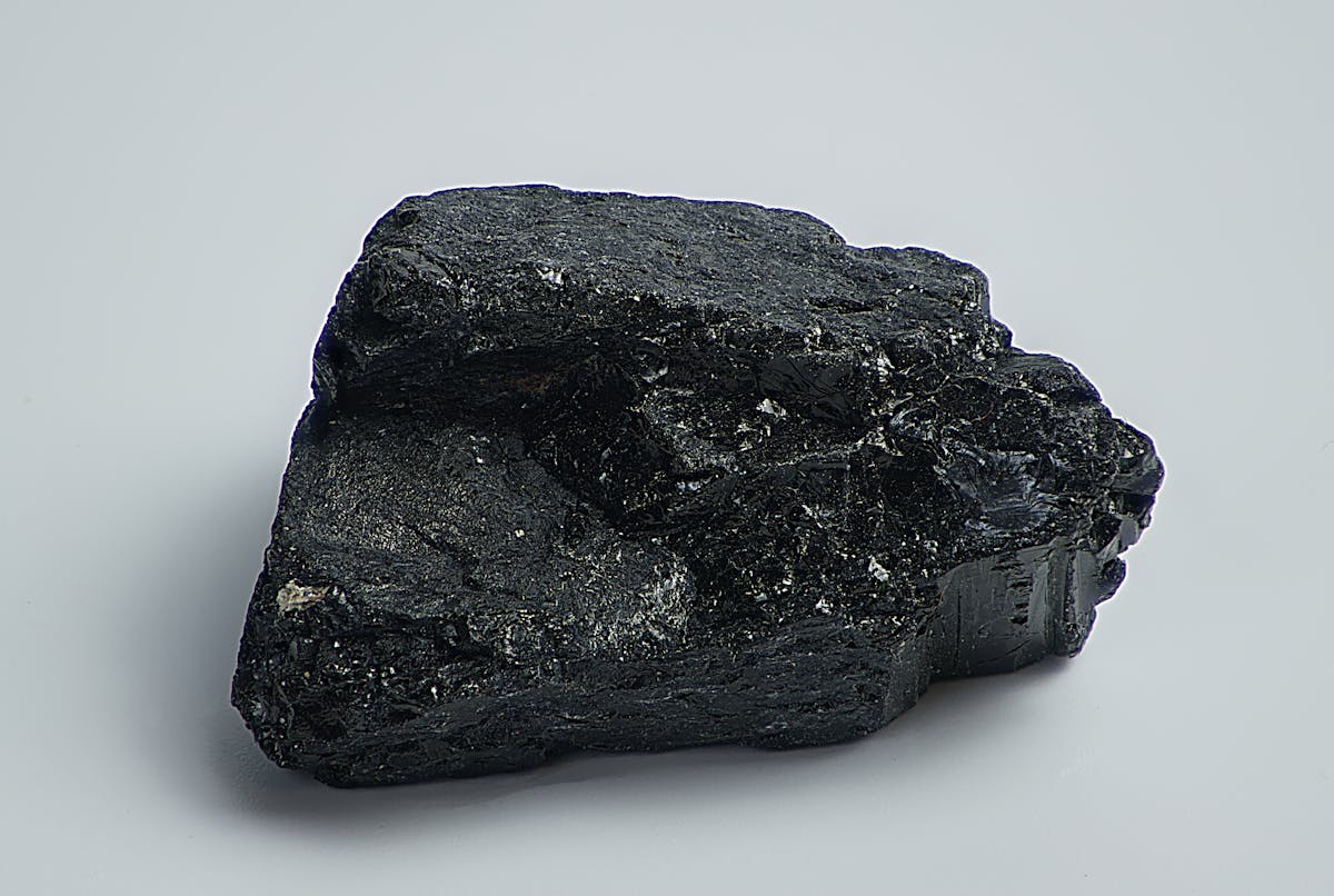 Shungita: A Pedra da Vida com 2 Bilhões de Anos